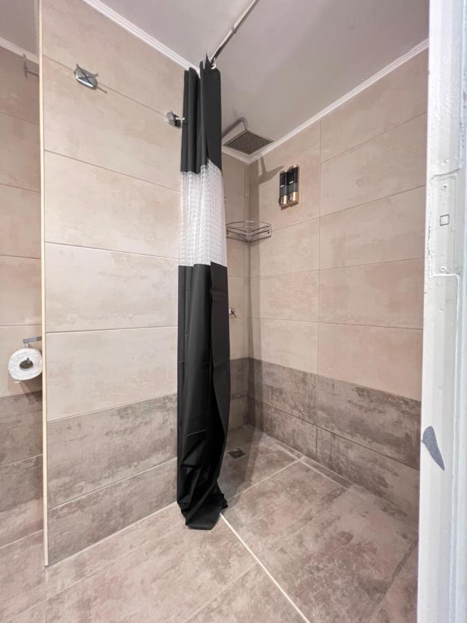 Modern & Cozy 51Sqm Apt In Thisseio Athen Exterior foto